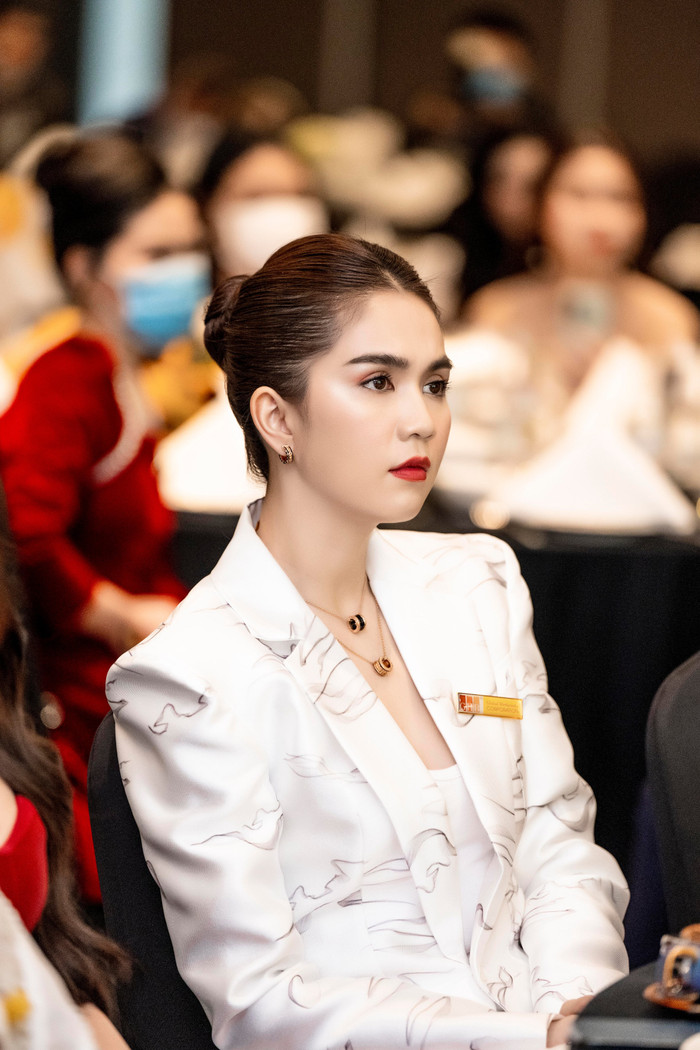 Được biết Ngọc Trinh xuất hiện tại sự kiện với vai trò CEO