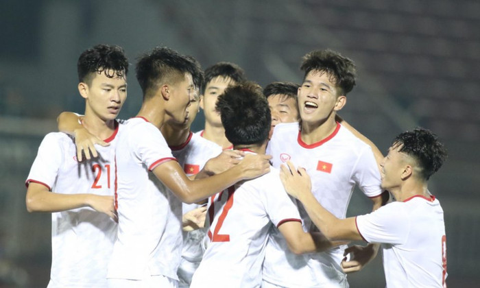 U23 Việt Nam vùi dập Singapore, fan Đông Nam Á nói 'Cúp là của các bạn' Ảnh 1