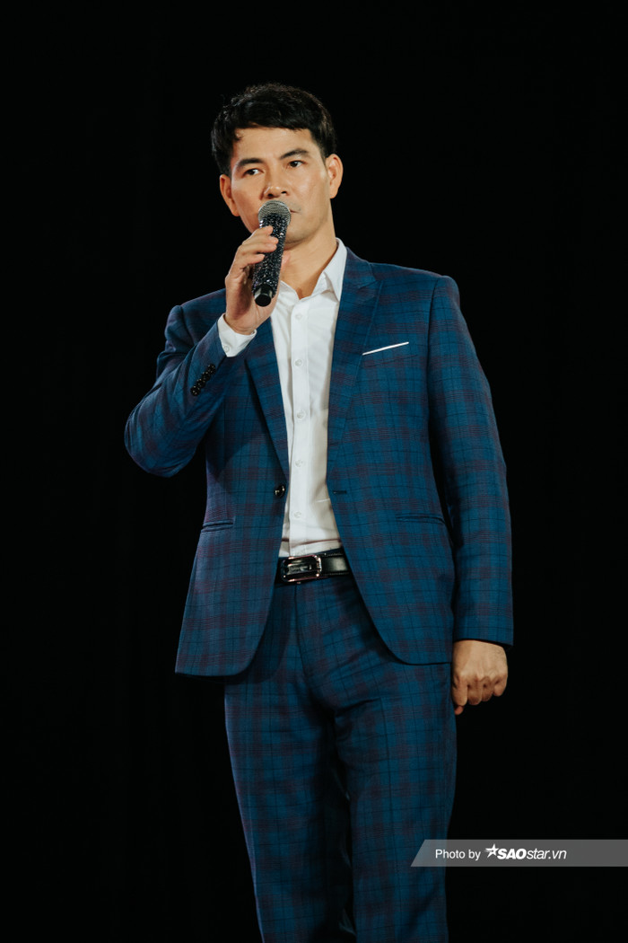 Chàng diễn viên trẻ quyết định cầu hôn 'một nửa' ngay trên sân khấu Chân Ái Ảnh 12