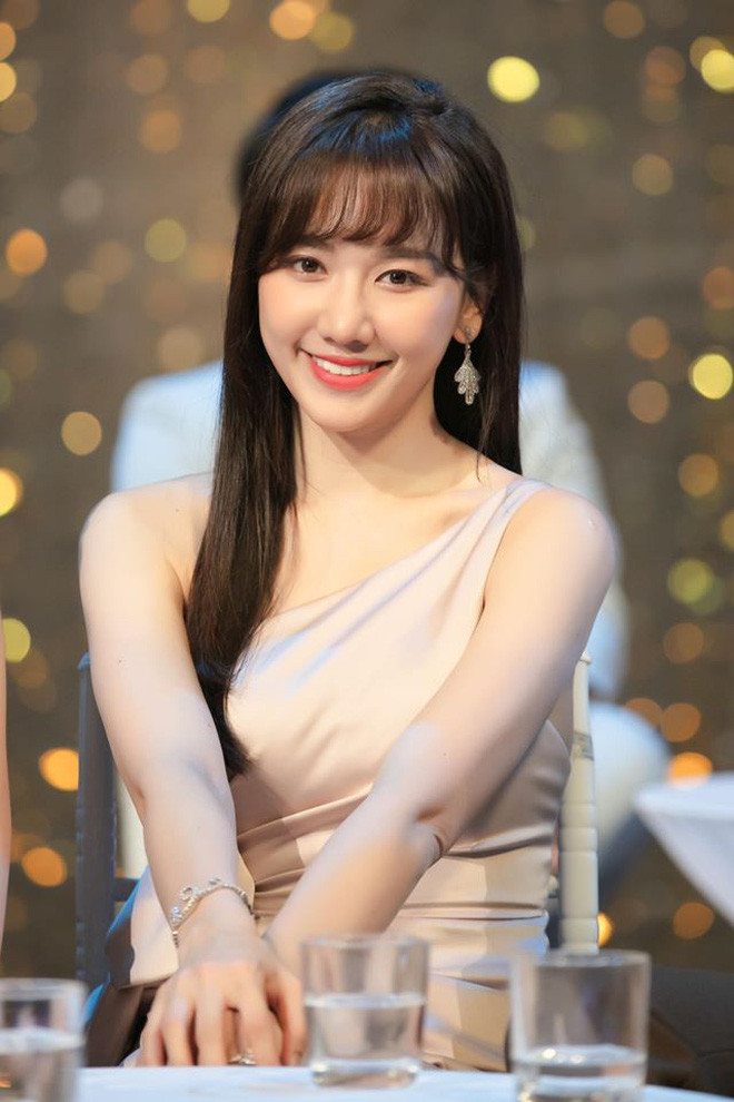 Làn da căng bóng là điểm giúp cô luôn tỏa sáng.