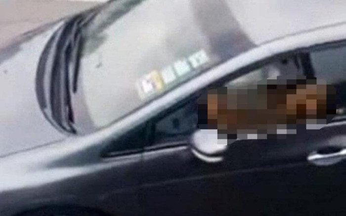 Ngủ quên trong xe ô tô quên khóa cửa, cô gái 20 tuổi tỉnh dậy liền tá hỏa vì... áo quần đã bị lột sạch Ảnh 2