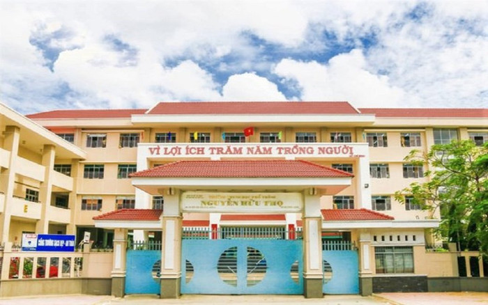 TP.HCM: Nữ sinh lớp 10 nhảy lầu tự tử, nói một câu ám ảnh với các bạn trước khi làm điều dại dột Ảnh 2