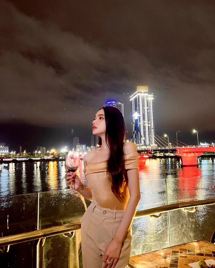 Lâu rồi fan mới nhìn thấy Hương Giang nhún nhảy, quẩy quên lối về.