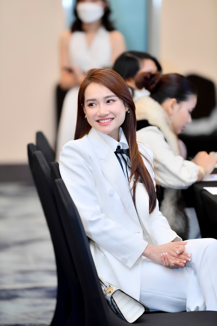 Bà xã Trường Giang cũng có lần hiếm hoi trải lòng về việc gia đình, đặc biệt là quá trình chăm sóc con. 