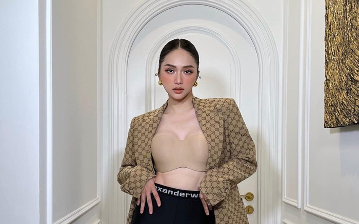 Hương Giang lên đồ cực 'bén' nhưng áo xống thế này dễ gây hiểu lầm lắm nha Ảnh 2