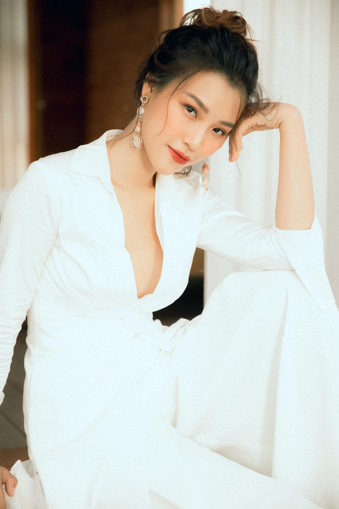 Hoàng Oanh chúc Hòa Minzy cùng con trai cô luôn hạnh phúc, mau khỏe bệnh và mãi an vui