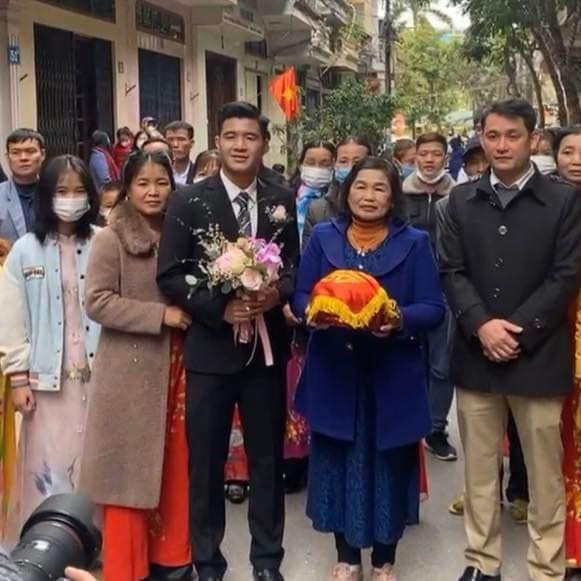 Những hình ảnh trong lễ cưới của cầu thủ Hà Đức Chinh.