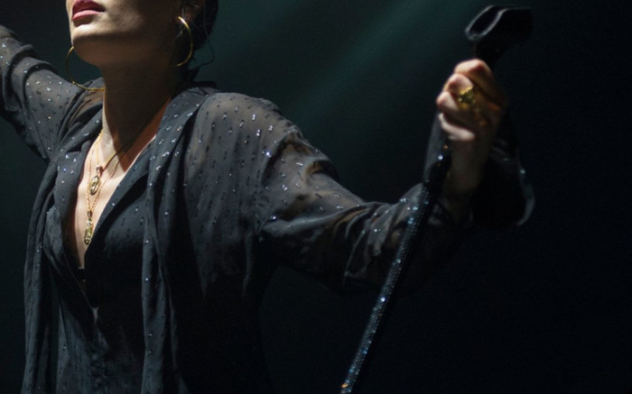 Nữ ca sĩ có cuộc đời đầy bi kịch: Mất khả năng nghe, mất giọng hát cho đến mất con ngay đêm diễn Ảnh 2