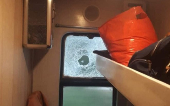 Gần 1.000 hành khách trên tàu SE7 hoảng loạn do bị côn đồ ném đá 'khủng bố' tại Quảng Bình Ảnh 2