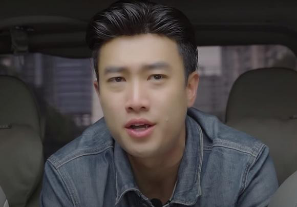 Thời điểm hiện tại, anh hối hận về hành động trong quá khứ của mình.