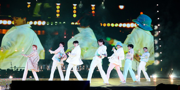 BTS đã chốt đơn thời gian mang concert mới xuất ngoại lần nữa.