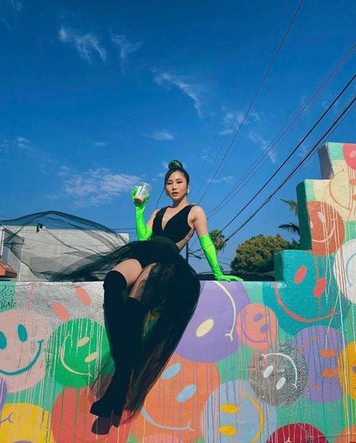 Tuy vậy cô nàng vẫn rất thoải mái với phong cách của mình.&nbsp;