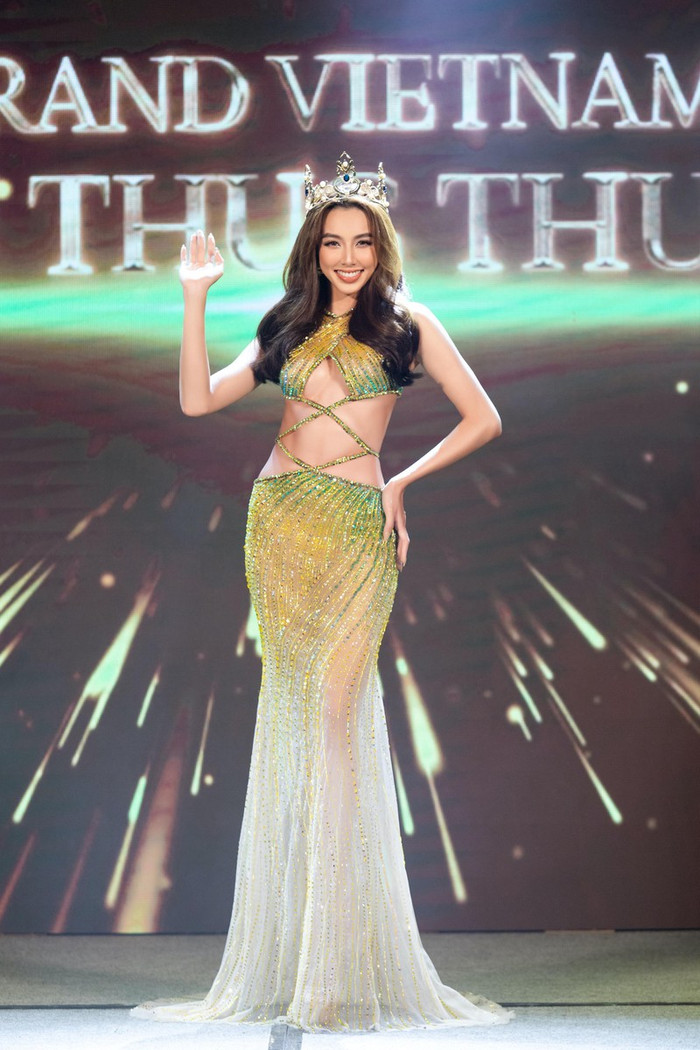 Thùy Tiên - Khánh Vân - Lương Thùy Linh thăng hoa với cực phẩm váy dạ hội lấy cảm hứng từ vương miện Ảnh 4