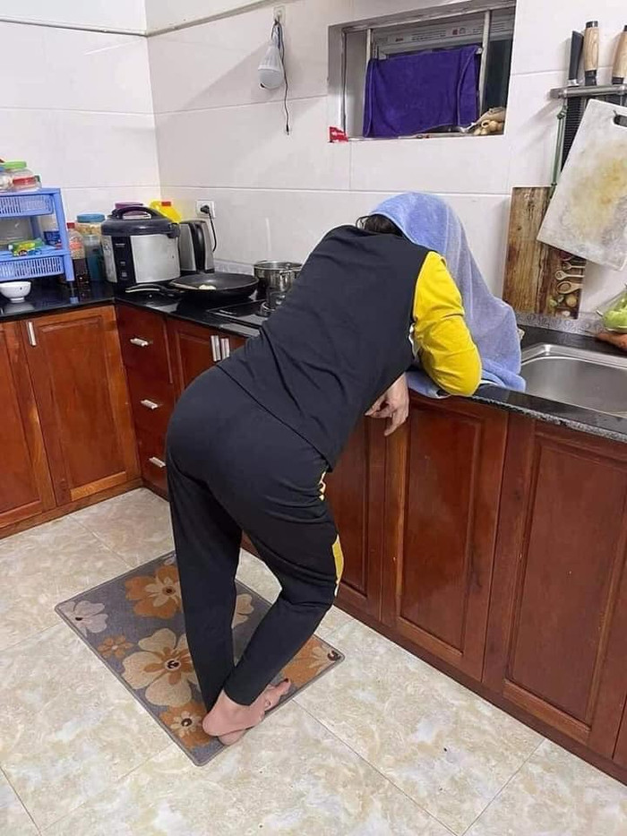 Tư thế xông rất khó đỡ. Ảnh: Facebook D.N.