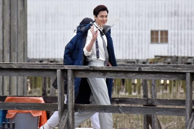 Lee Min Ho khiến fan 'hoảng hồn' với tạo hình phim mới: Da đen sạm nhìn cứ sai sai Ảnh 6
