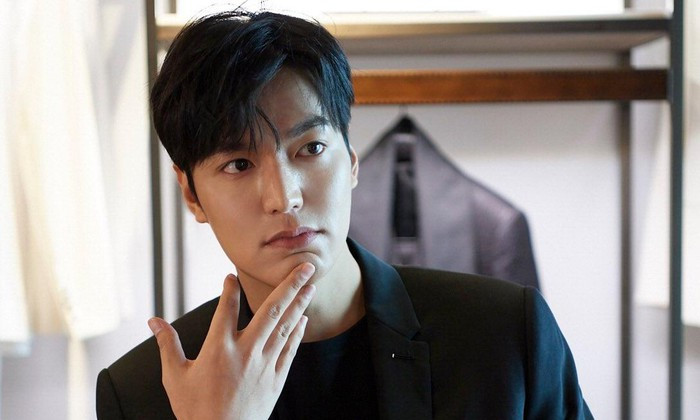 Lee Min Ho khiến fan 'hoảng hồn' với tạo hình phim mới: Da đen sạm nhìn cứ sai sai Ảnh 3