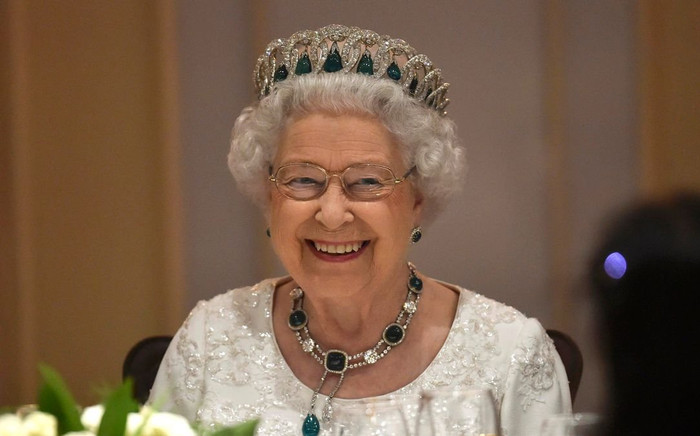 Quản gia nhà Hoàng gia Anh tiết lộ sở thích 'bất thường' của Nữ hoàng khi ăn bít tết Ảnh 2