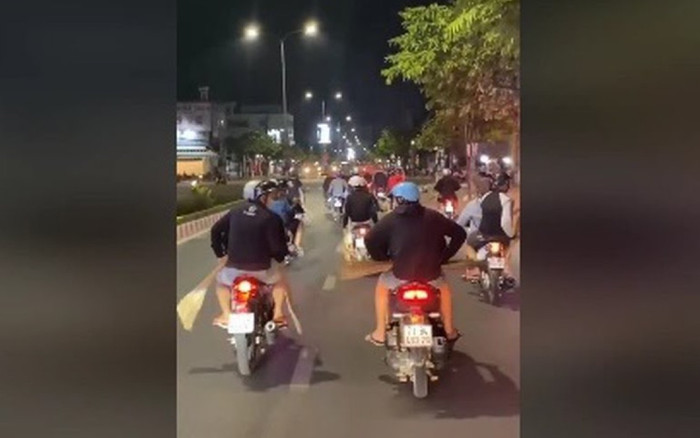 Mang chổi đi đánh nhau giả, quay clip để 'câu like', nhóm thanh niên bị Công an mời làm việc thật Ảnh 2