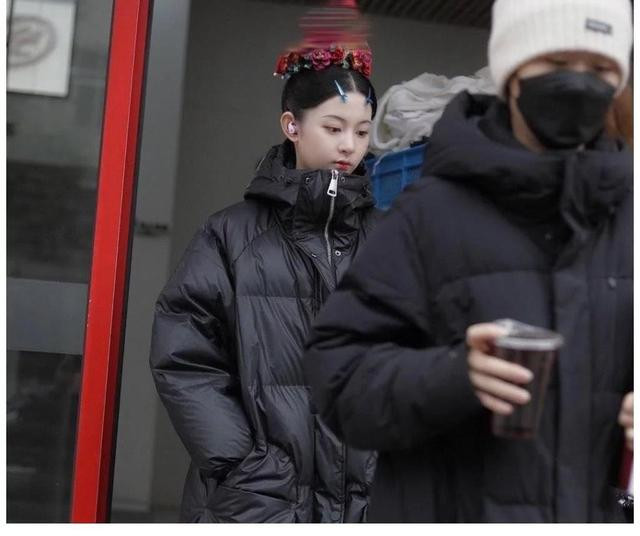 'Gà cưng' mới của Vu Chính: Tổ hợp visual giữa Triệu Lệ Dĩnh - Bạch Lộc, diễn xuất còn là ẩn số Ảnh 13