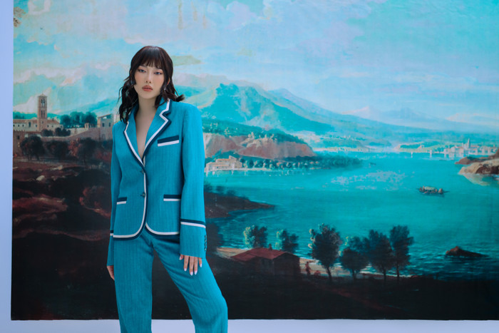 Phiên bản Diệu Nhi lạ lẫm khiến fan 'mắt tròn mắt dẹt': Tóc mái Nhật, mắt sắc lẹm khó nhận ra Ảnh 3