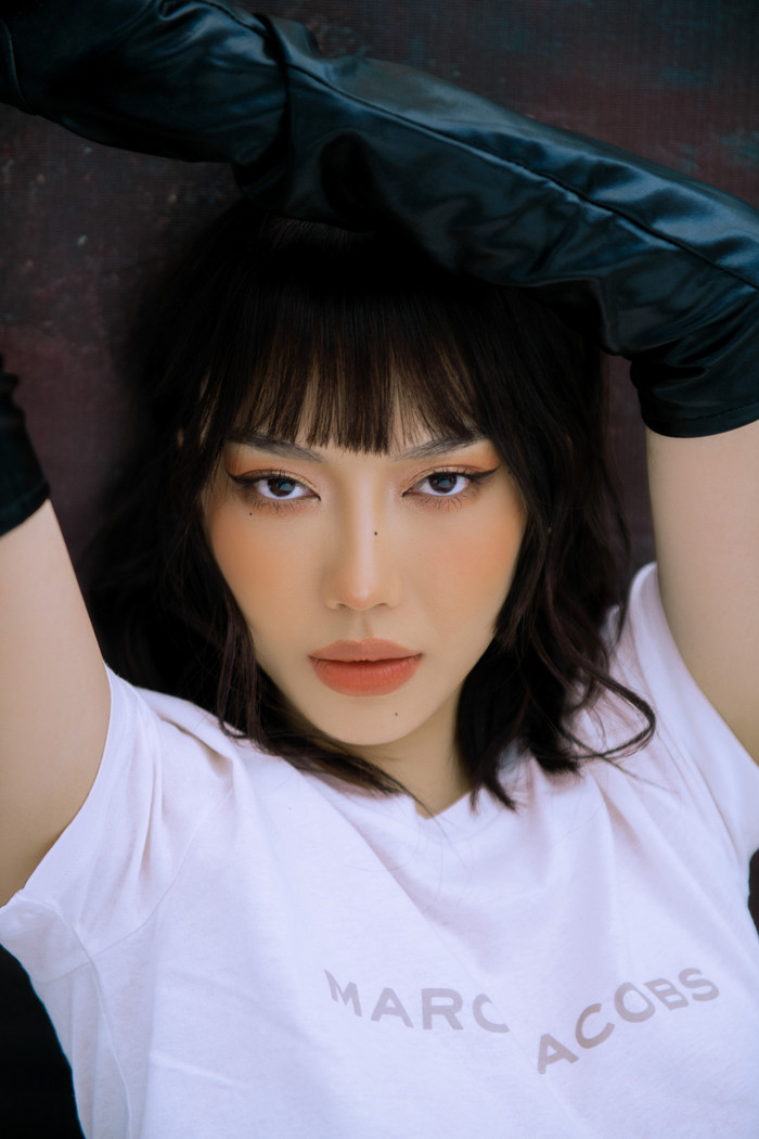 Phiên bản Diệu Nhi lạ lẫm khiến fan 'mắt tròn mắt dẹt': Tóc mái Nhật, mắt sắc lẹm khó nhận ra Ảnh 11