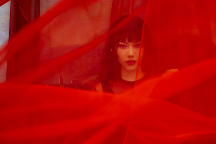 Phiên bản Diệu Nhi lạ lẫm khiến fan 'mắt tròn mắt dẹt': Tóc mái Nhật, mắt sắc lẹm khó nhận ra Ảnh 13