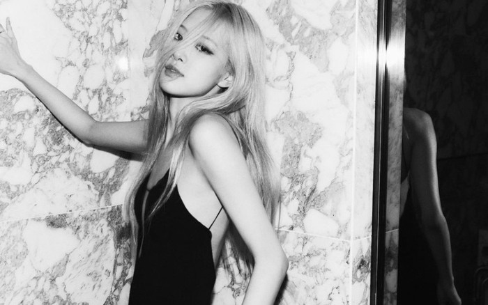 Không hổ danh đại sứ toàn cầu của loạt brand cao cấp, Rosé thở thôi cũng ra shoot hình đẳng cấp Ảnh 2