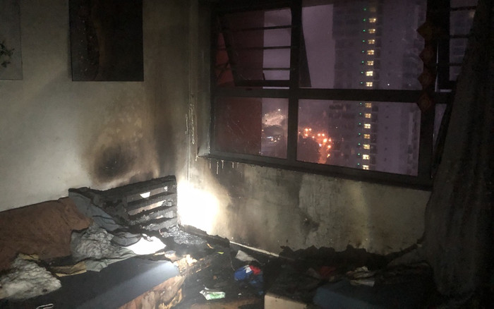 Cháy lớn tại khu đô thị Gamuda, nghẹt thở giải cứu đôi vợ chồng trẻ và bé trai 3 tuổi Ảnh 2