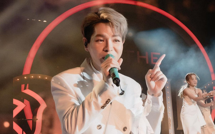 Bị netizen nhận xét hát live Ngày đầu tiên run và hụt hơi, Đức Phúc phản pháo ra sao? Ảnh 2