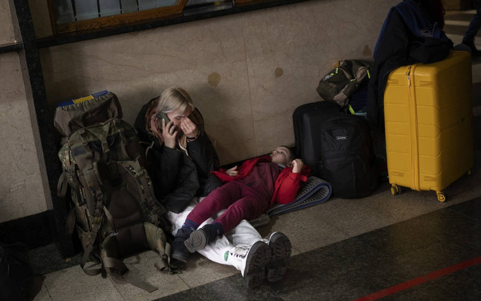 'Mẹ ơi, con có phải ra trận chiến đấu không?' – câu nói của bé trai 8 tuổi khiến ai nấy nghẹn lòng Ảnh 2