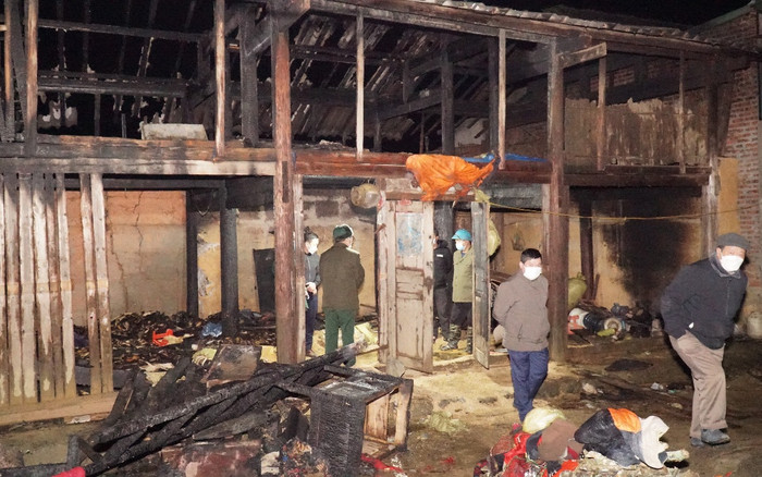 Cháy nhà khiến 3 cháu nhỏ mắc kẹt, bé 6 tuổi tử vong thương tâm Ảnh 2