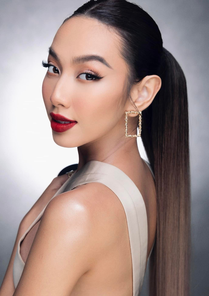 Layout trang điểm của Thùy Tiên khi xuất hiện tại sự kiện vừa qua.