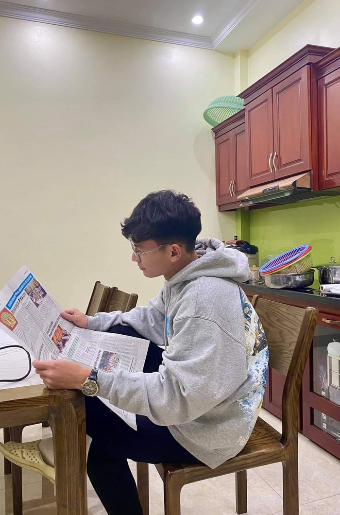 Hậu vệ Phan Tuấn Tài sinh năm 2001, làsinh viên ĐH Sư phạm thể dục thể thao Hà Nội. Đáng nói, cầu thủ U23 Việt Nam đỗ thủ khoa Đại học chính quy năm 2022.