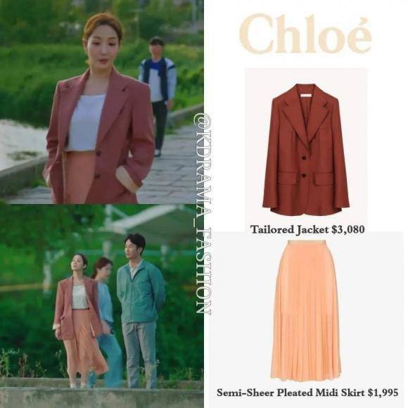 Ở một phân đoạn khác, khi chơi hệ màu sắc tươi sáng, vẫn là chiếc blazer nhưng sự lựa chọn mới mẻ chính là chân váy xếp ly có chất lượng mềm mượt.
