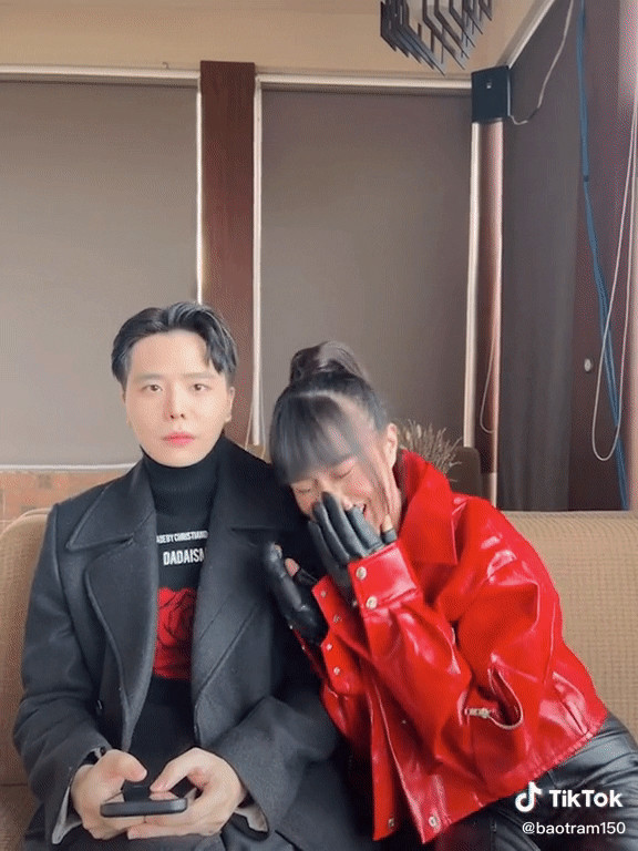 Fan dở khóc dở cười khi Trịnh Thăng Bình đu trend 'con bạch tuộc kêu' với biểu cảm siêu 'khó ở' Ảnh 8