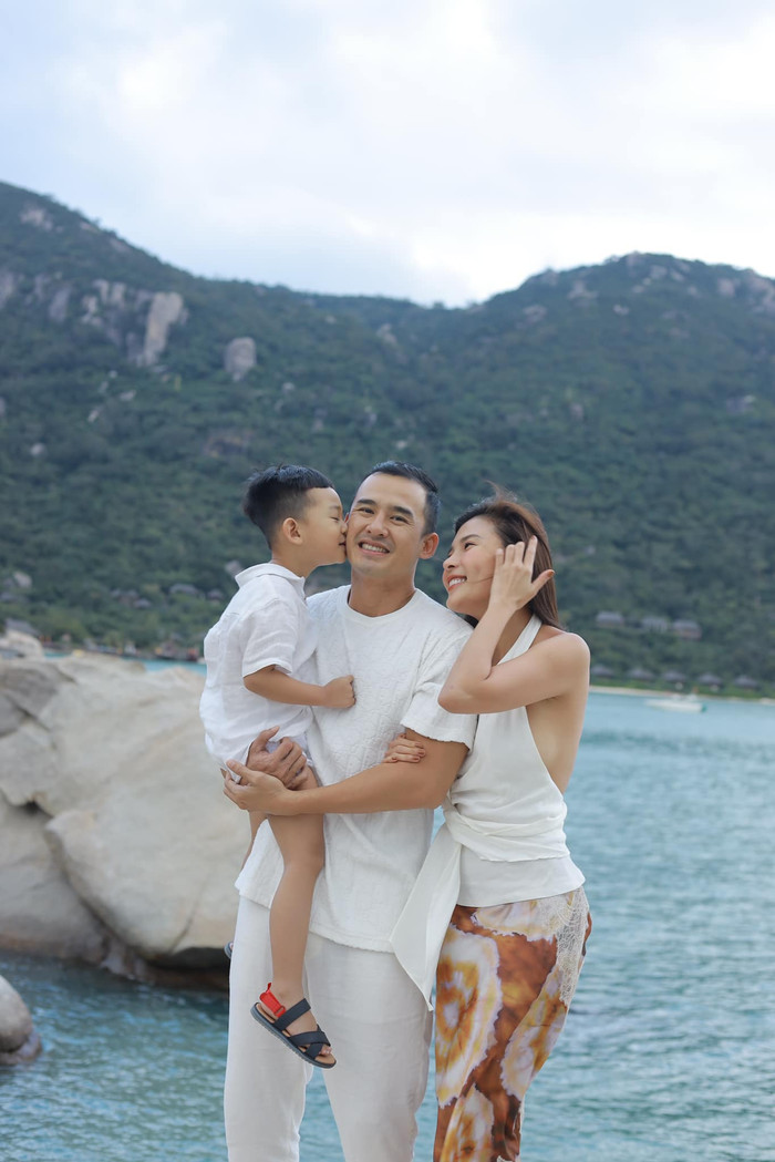 Dù bận rộn, Lương Thế Thành và Thuý Diễm vẫn sắp xếp thời gian đưa con trai đi du lịch, giúp hâm nóng tình cảm gia đình.
