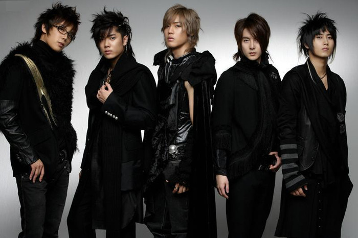 Kim Huyn Joong là giọng ca của nhóm SS501.