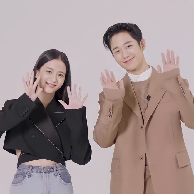 Jisoo và Jung Hae In.