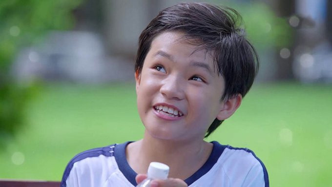 Ốc Bảo Bảo sinh năm 2003, từng là một diễn viên nhí rất được yêu thích trên màn ảnh Việt.