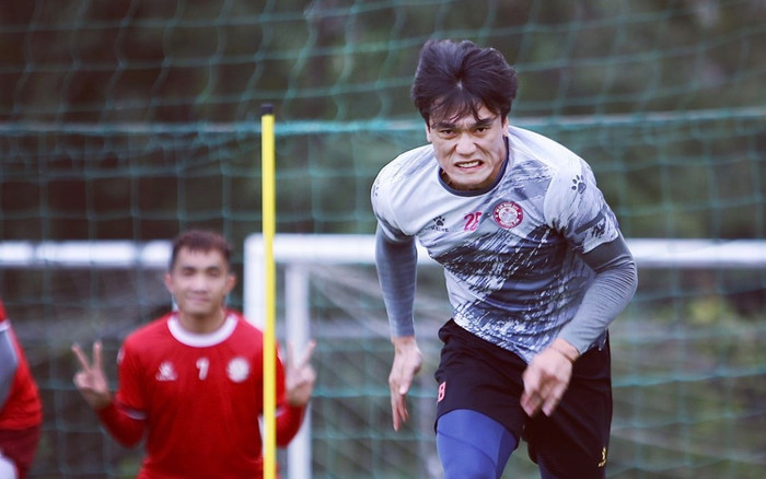 Thấy gì từ thống kê không thể tin nổi về thủ môn Bùi Tiến Dũng? Ảnh 2