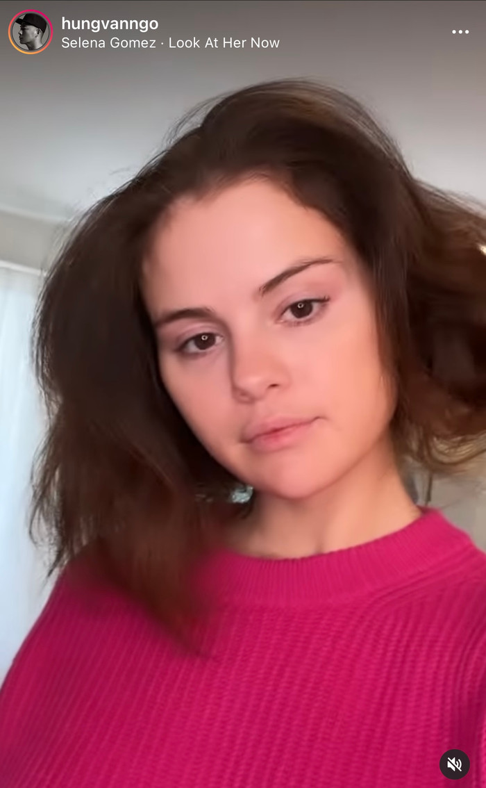 Có thể thấy khi không có phấn son, nhan sắc của nữ ca sĩ vẫn hoàn hảo với làn da mịn màng, các đường nét khuôn mặt cũng sắc nét.