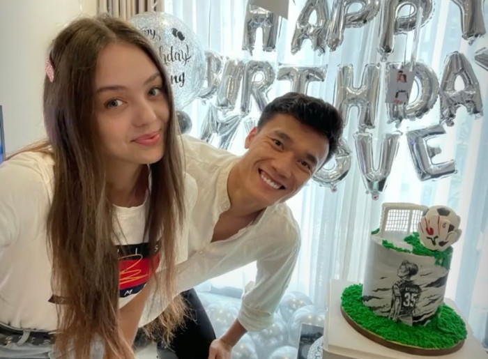 Nhân dịp thủ môn Bùi Tiến Dũng đón sinh nhật lần thứ 25, Dianka chúc bạn trai có những chiến thắng và thành tích mới.