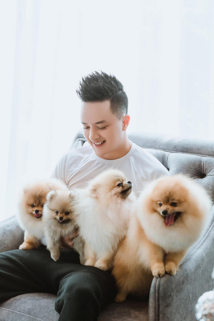 Cao Thái Sơn khoe những chú cún cưng đáng yêu trên Facebook cá nhân