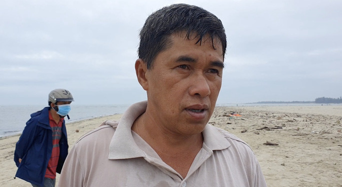 Ông Lê Sen - người điều khiển chiếc ca-nô gặp nạn trên biển Cửa Đại chiều 26/2 vừa qua. (Ảnh: Báo Người Lao Động)