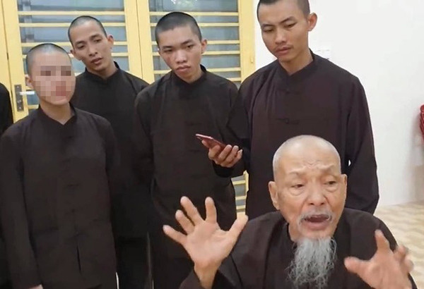 Ông Lê Tùng Vân và những 'đệ tử' trong Tịnh thất Bồng Lai