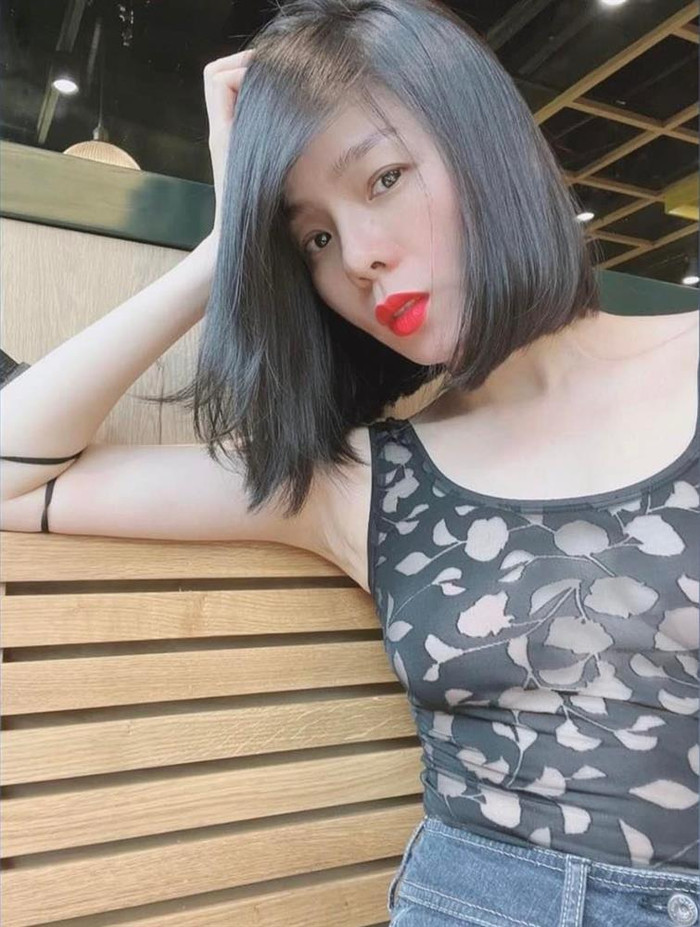 Hình ảnh mới mà Lệ Quyên đăng tải trên trang cá nhân nhận về nhiều ý kiến trái chiều. 