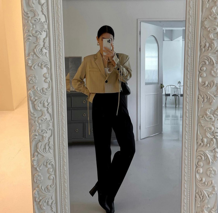 3 mẫu blazer trendy 'hú hồn bật ngửa' nàng nào cũng nên sắm Ảnh 8