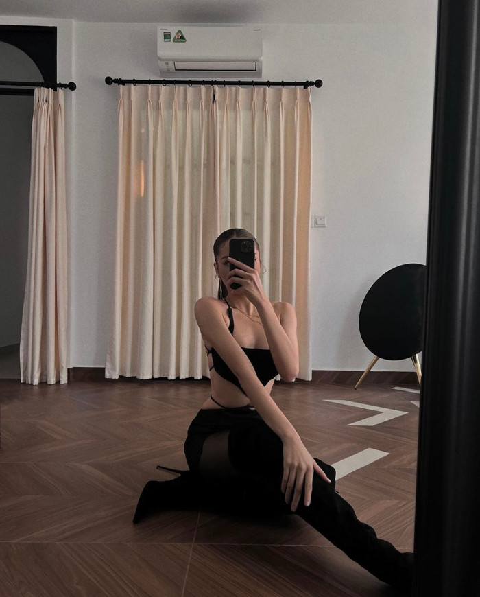 Khánh Vân, Kỳ Duyên, Tiểu Vy cùng 'xõa vai' lên đồ chặt chém: Ai cua gắt hơn? Ảnh 8