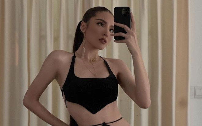 Kỳ Duyên mặc áo bé tẹo khoe trọn lưng ong, nhan sắc này không thi Miss Universe thật quá đáng tiếc Ảnh 2