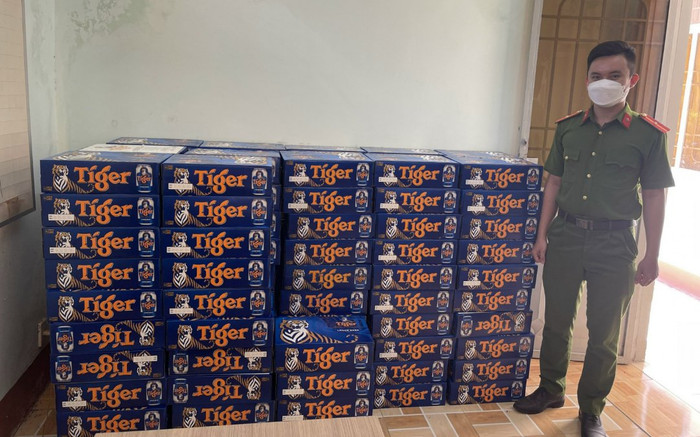 Trộm 500 thùng bia rồi dựng hiện trường tai nạn giao thông giả, đổ thừa cho người dân 'hôi bia' Ảnh 2